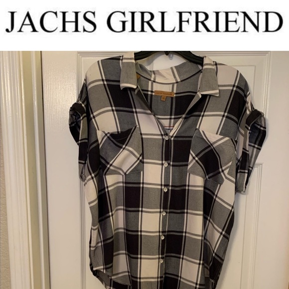 JACHS Girlfriend Tops - Woman’s plaid short sleeve shirt